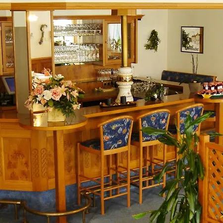 Hotel Flurschuetz 3*